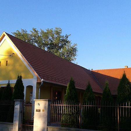 Doeroecske Vendeghaz Hotel Somogydorocske Exterior photo
